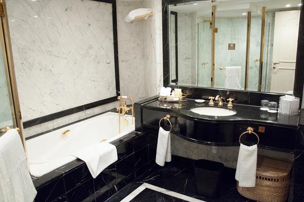 New Orient Landmark Hotel Макао Екстер'єр фото A bathroom in a hotel